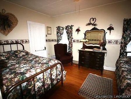 Spruce Lodge Bed & Breakfast & Guest Cottage Lake Placid Room photo