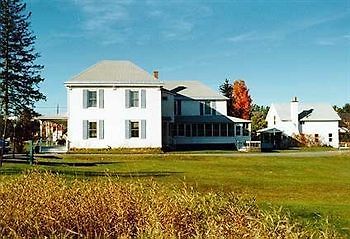 Spruce Lodge Bed & Breakfast & Guest Cottage Lake Placid Exterior photo