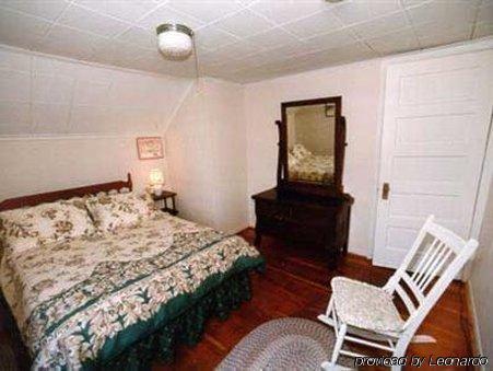 Spruce Lodge Bed & Breakfast & Guest Cottage Lake Placid Room photo